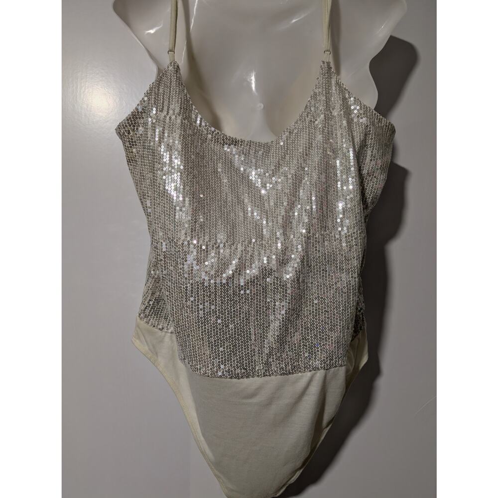 Jennifer Lopez Size XL Sequin Cream/Silver Wrap Bodysuit - Picture 5 of 10
